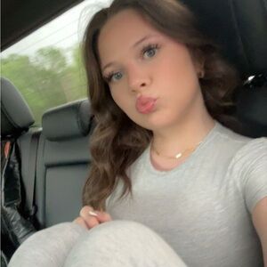 Meet your Posher, Kaitlyn